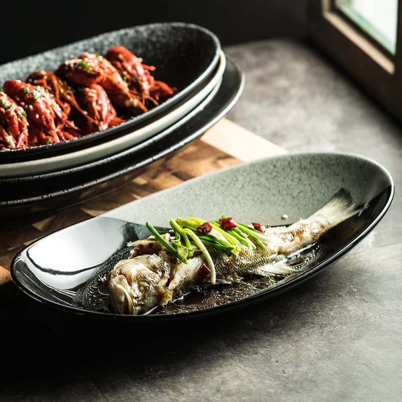 Japanese-style oval steamed fish plate, large ceramic dish for chopped pepper fish head, new creative flat plate for home and restaurant use