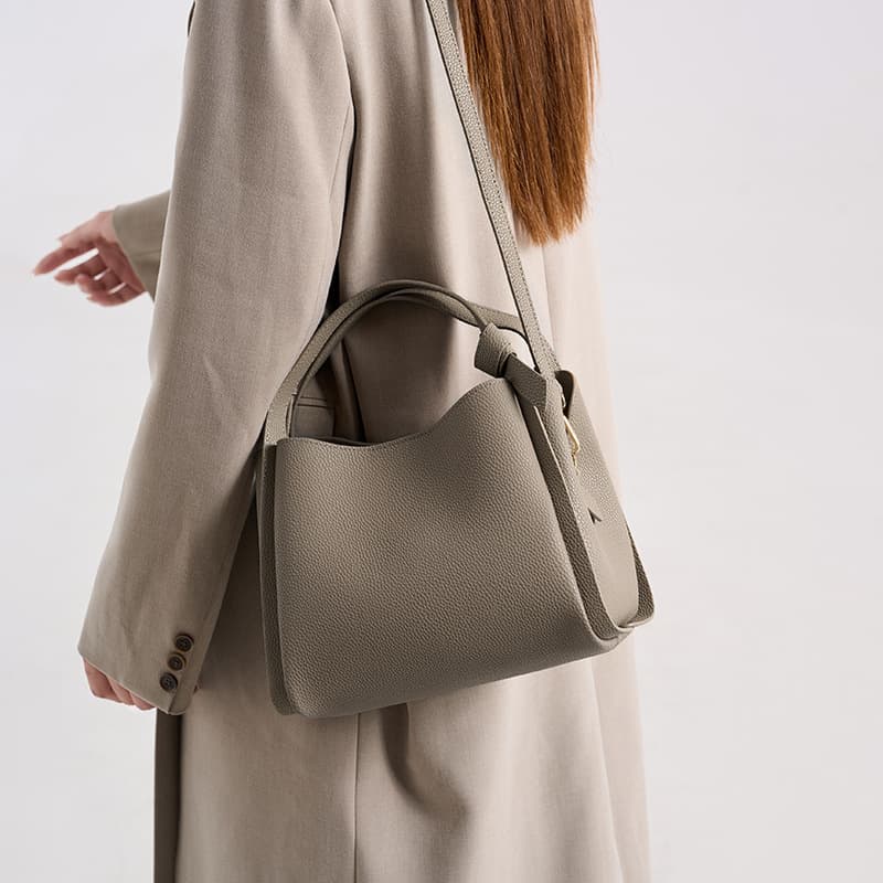 Super popular bucket bag for women 2026 spring and summer new texture large capacity portable shoulder crossbody bag atmospheric commuter bag