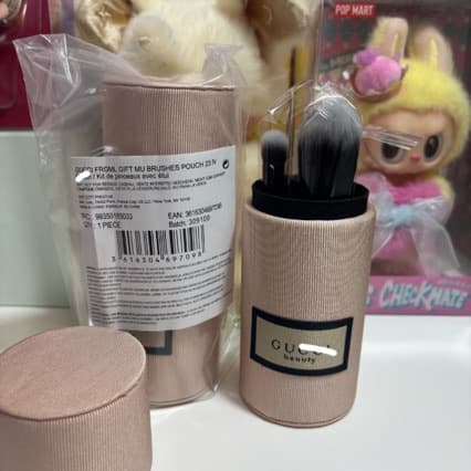 Makeup Gift Set with Brush Holder, Includes Blush, Eyeshadow, Eyeliner, Concealer Brushes, Portable Wooden Handle Set