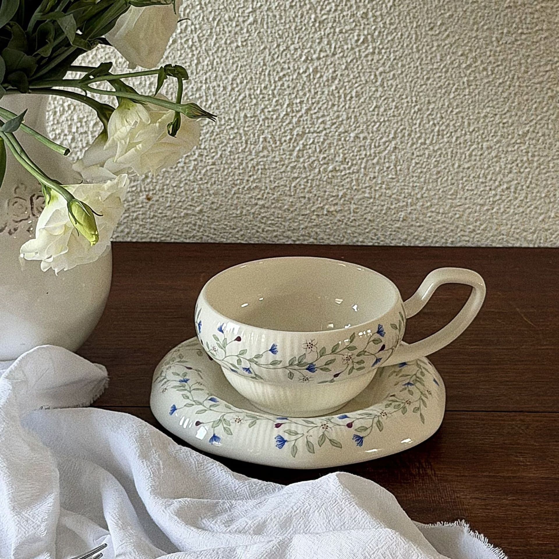 Vintage Blue Floral Ceramic Coffee Cup Latte Art Cup Coffee Cup Latte Cup Dessert Plate High-End Cup and Saucer Set
