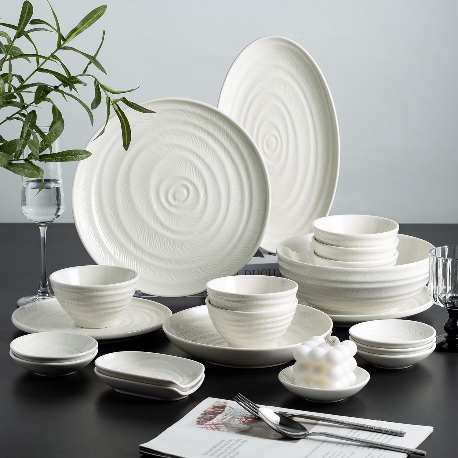 Premium Pure White Porcelain Dinnerware Set 2026 New Style Housewarming Gift Bowl Plate Dish Set for Home Use