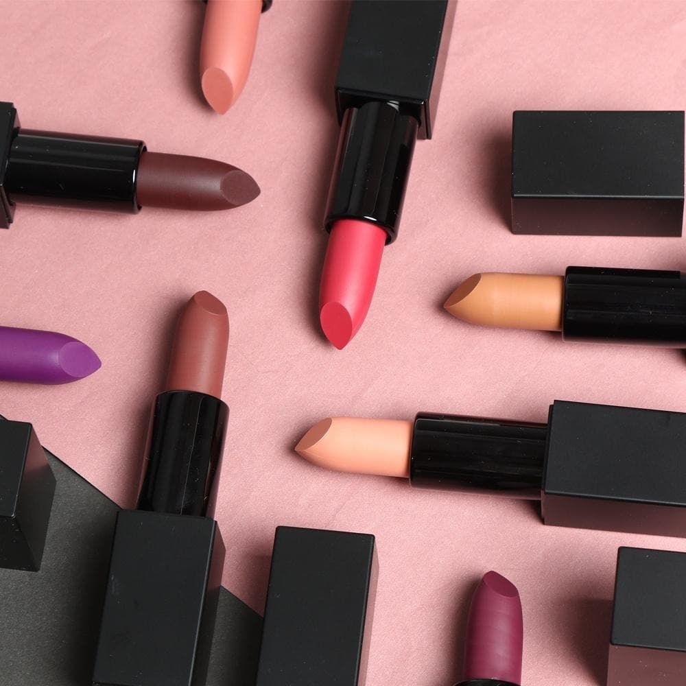 Custom wholesale 24-color solid lipstick black tube waterproof vegan non-fading matte solid lipstick