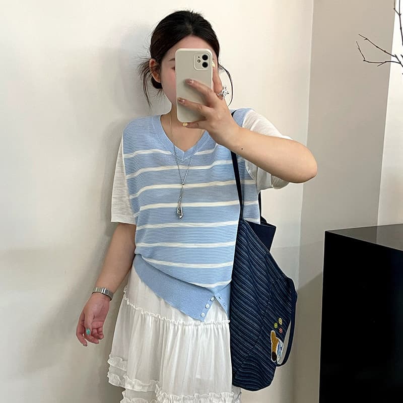 Plus Size Women's V-Neck Contrast Stripe Top Split Knit Sweater 2026 Summer Fat mm Slimming Short Sleeve T-Shirt 23868