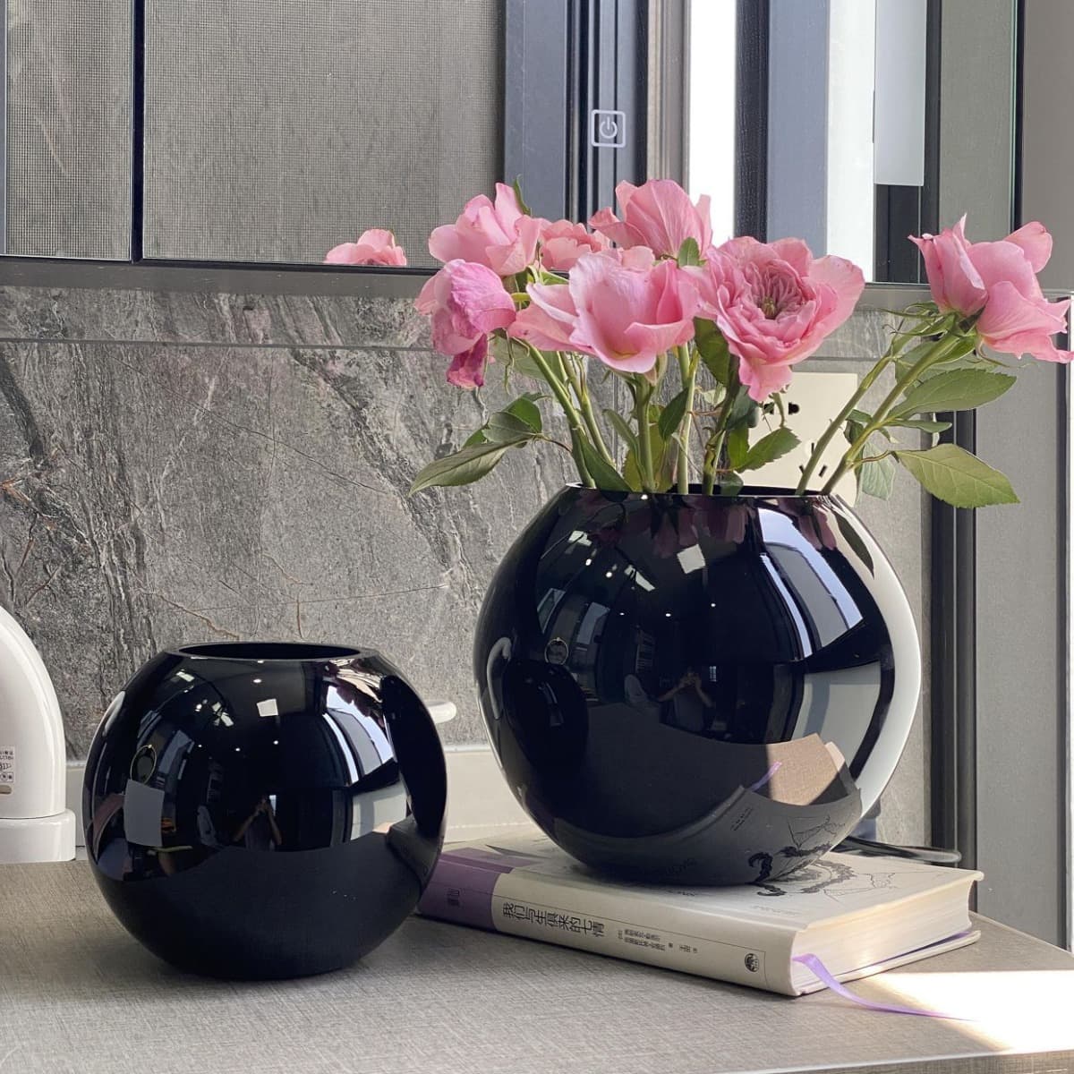 HJM-Modern Minimalist Black Round Glass Vase for Living Room, Study, Flower Arrangement, Hotel Wedding Soft Decoration