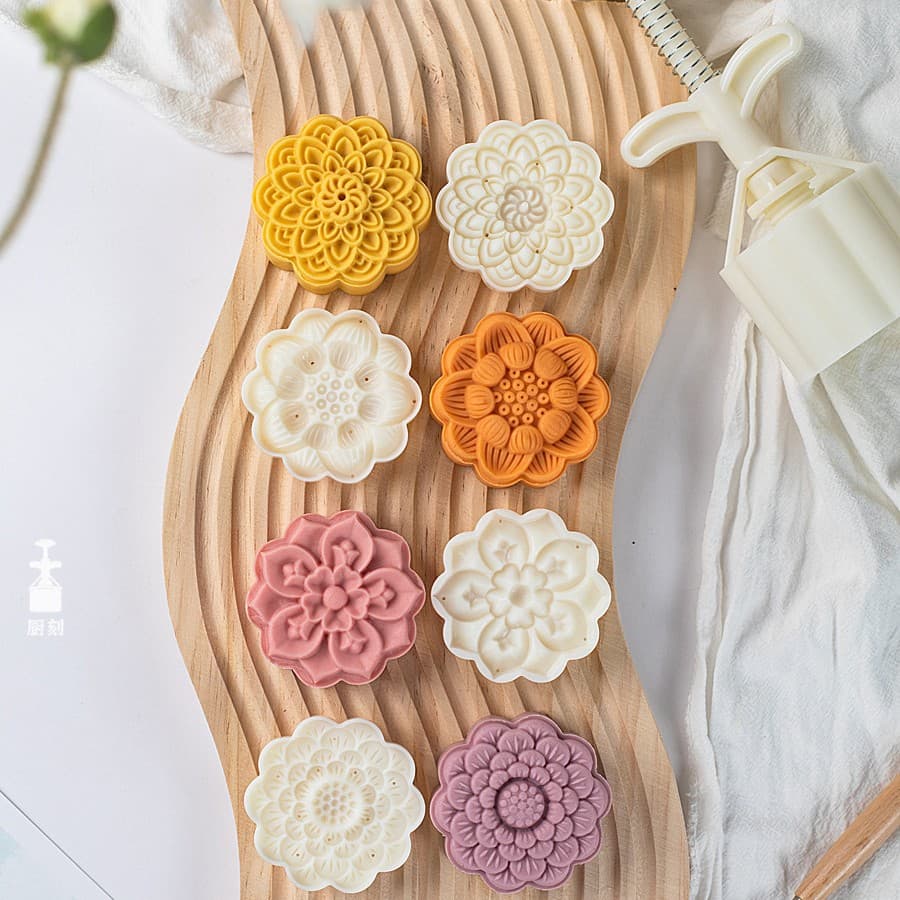 [Ten-Petal Lotus Seed] Mooncake Mold 75g 3D Hand-Press Plastic Mold Chinese Baking Tool