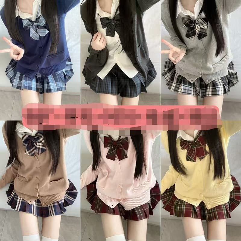 JK style pleated skirt, Japanese schoolgirl style, flattering and versatile.