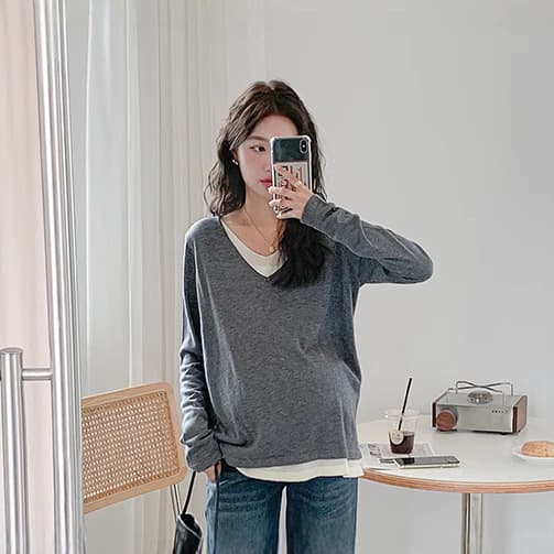 New Spring/Autumn Maternity Wear, Pregnant Women's Fake Two-Piece Knit Sweater Style, Korean Version Striped Base Layer Large Size Top