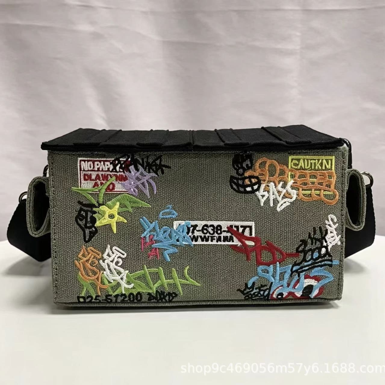 New Cross-border Urban Rebel Graffiti Crossbody Bag Trendy Street Style Sling Bag