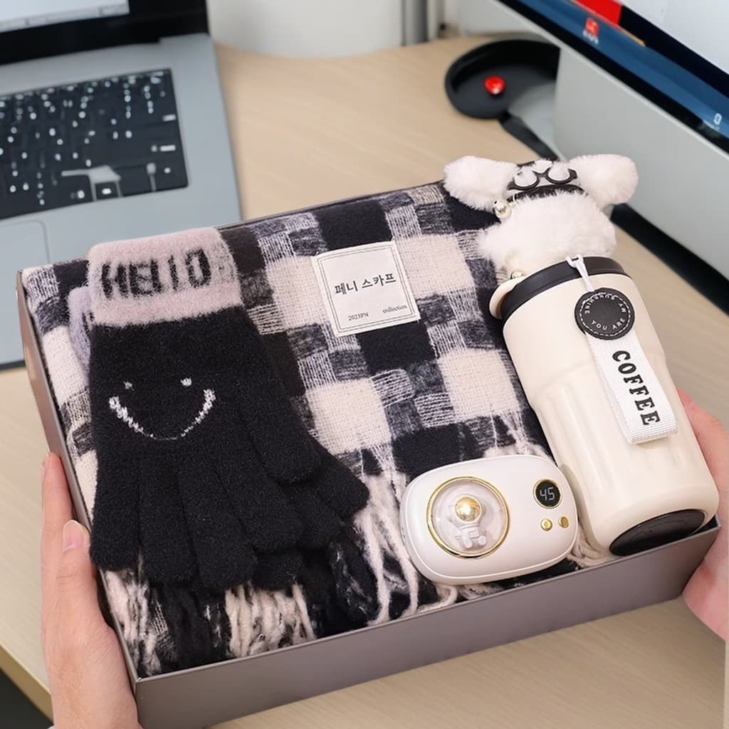 Friends Boys Birthday Gift Christmas Men's Gift Box Practical Surprise for Scarf Boyfriend Practical in Winter