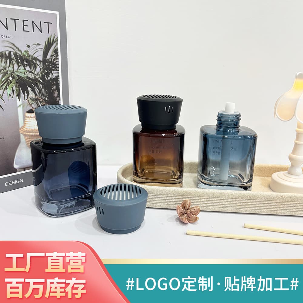New product wholesale 100ML car-mounted square and round aromatherapy glass bottle rattan volatile diffuser bottle indoor fragrance empty bottle