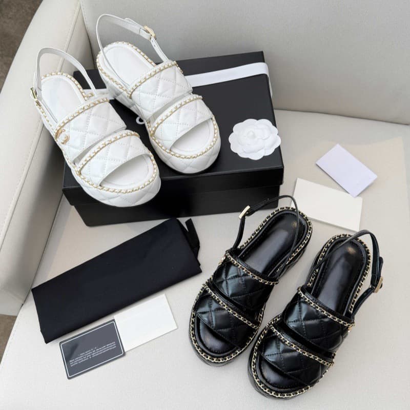 New Fashion Chain Decorated Genuine Leather Quilted Thick Sole Sandals for Cross-Border Trade in Europe, America, Middle East, Germany, USA, Dubai