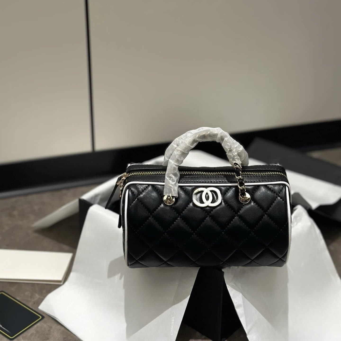 Chanel-style 25p Black and White Panda Bowling Bag Handbag Chain Shoulder Crossbody Bag Women's Bag