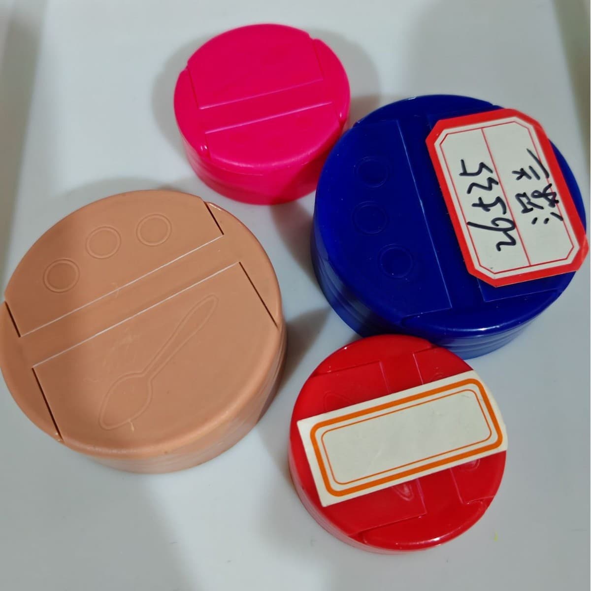 PP Plastic Bottle Caps 38/52/65 Teeth Double Flip Cover Butterfly Shape Multi-Function Seasoning Bottle Cap Stock Available