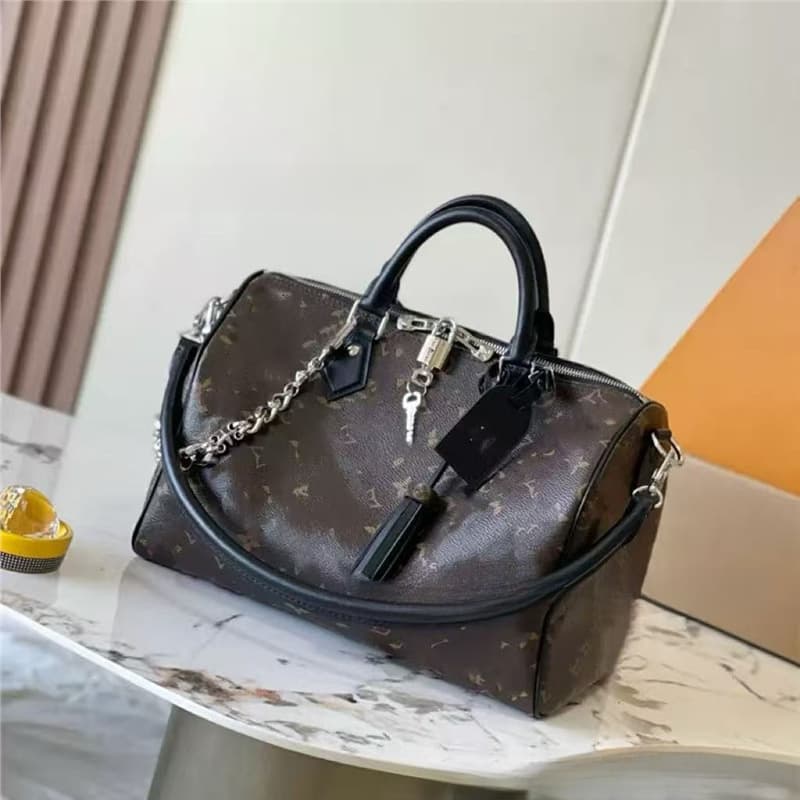 Foreign trade Guangzhou high-quality speedysofo30dack Boston portable pillow bag genuine leather shoulder crossbody travel