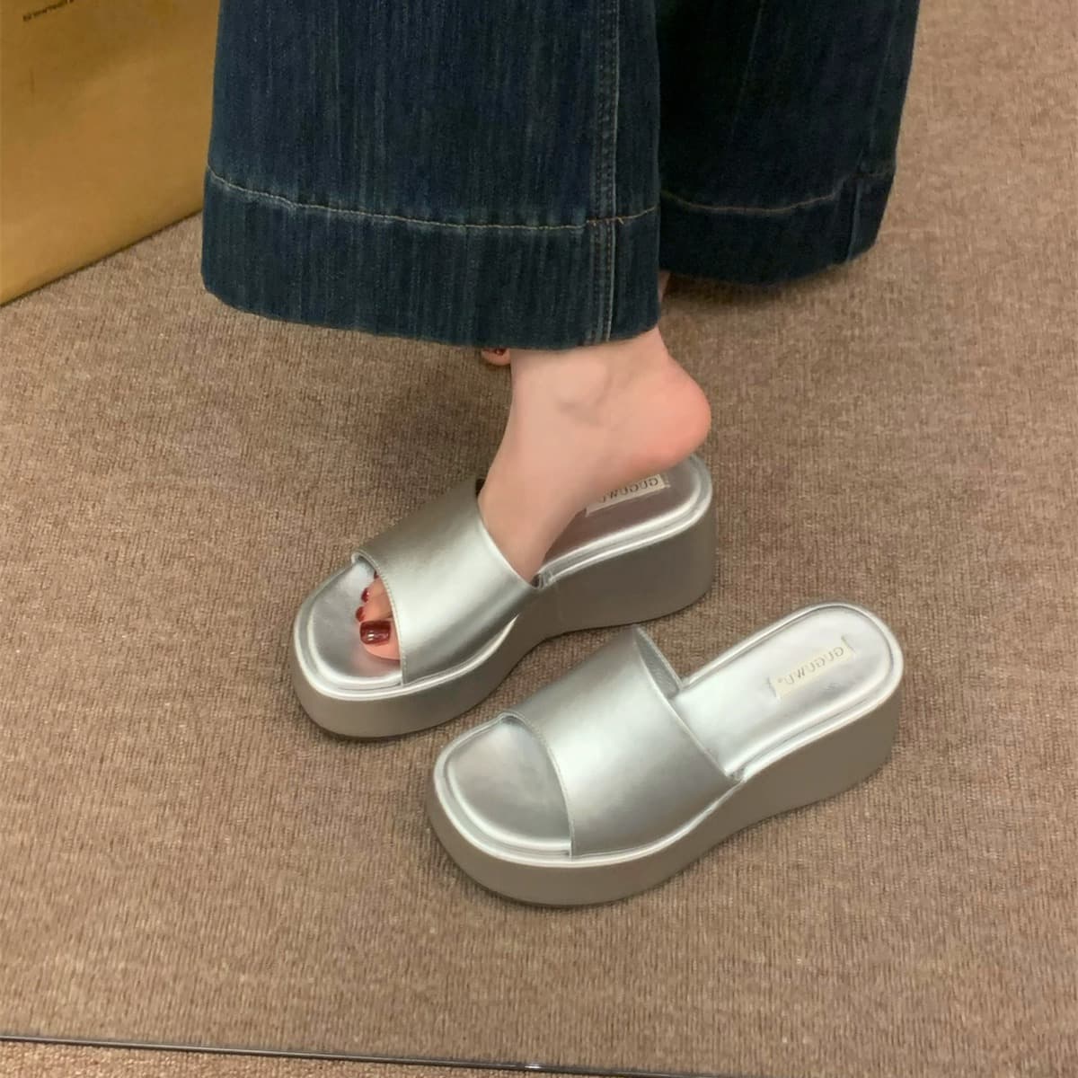 Wedge Heel Silver Slide Sandals Fairy Shoes for Outdoor Wear 2025 New Summer Thick Sole Versatile Casual Slippers