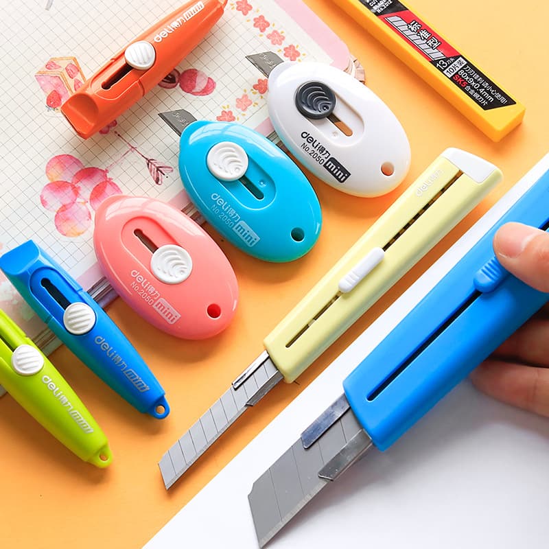 Deli Mini Utility Knife, Small Cute Portable Paper Cutter for Students, Children's Safe Small Box Opener