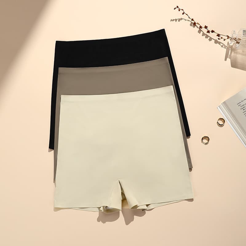 Seamless, anti-exposure, plus-size women's safety shorts, non-rolling, suitable for outer wear, sports, yoga, and boxer briefs.