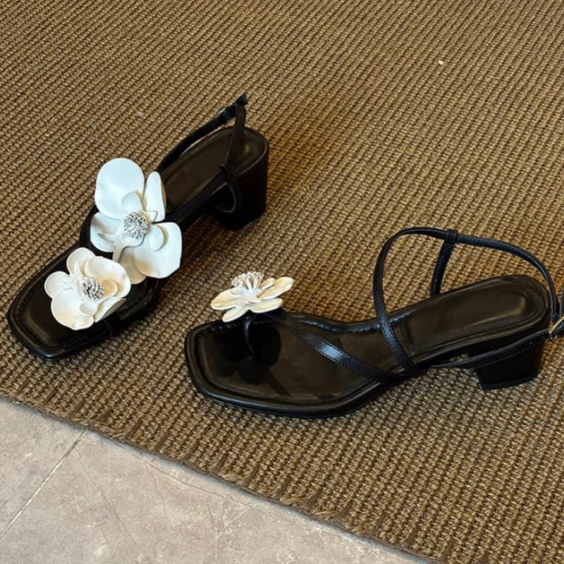 Camellia One-Strap High Heel Sandals Women Summer New Chunky Heel Toe-Loop Sandals Retro Low Heel Flat Beach Shoes