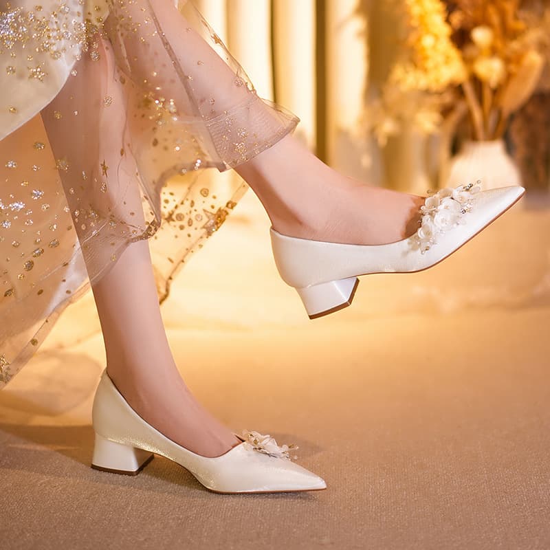 X202-A49 Pointed Toe Low Heel Satin Pearl Flower 2026 New Women's Single Shoes Wedding Shoes Xiuhe