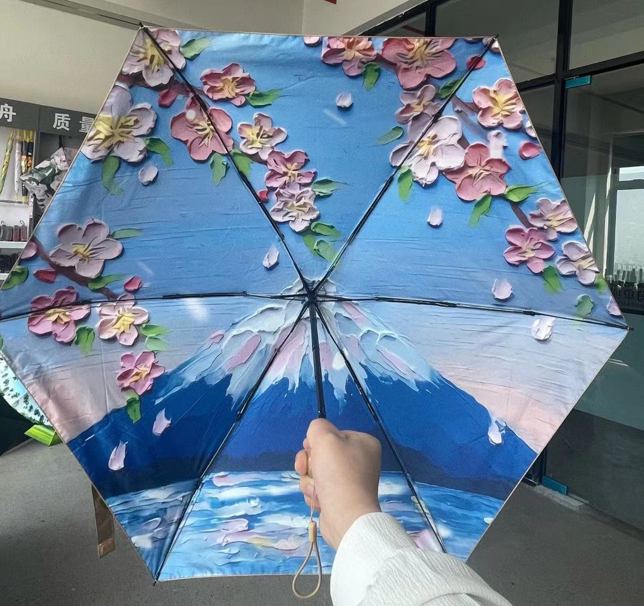 Mini parasol umbrella, rain or shine, compact and portable five-fold umbrella, sunscreen umbrella, capsule umbrella, wholesale custom