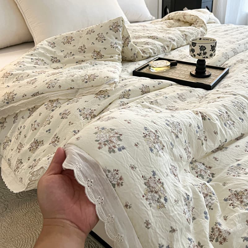 Soft Skin-Friendly Cloud-Touch Cotton Winter Quilt Machine Washable Spring/Autumn Quilt Whole Piece Cotton Edge Design All-Season Non-Shift Comforter Core