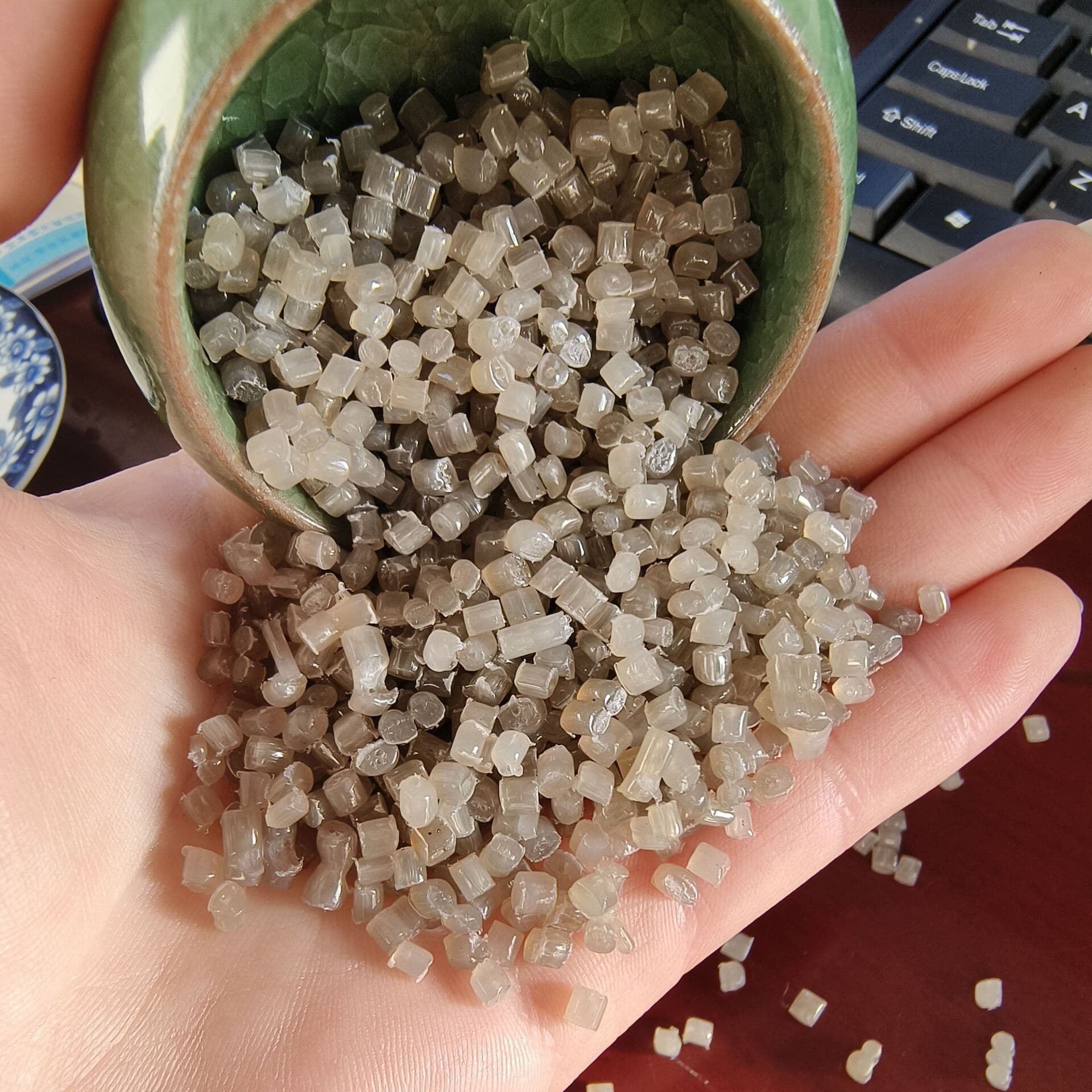 Factory Supply PE High-Pressure Mixed Plastic Granules, Plastic Blown Film Granules, for Shoe Sole Foam, Aquatic Bags, Duck Bags
