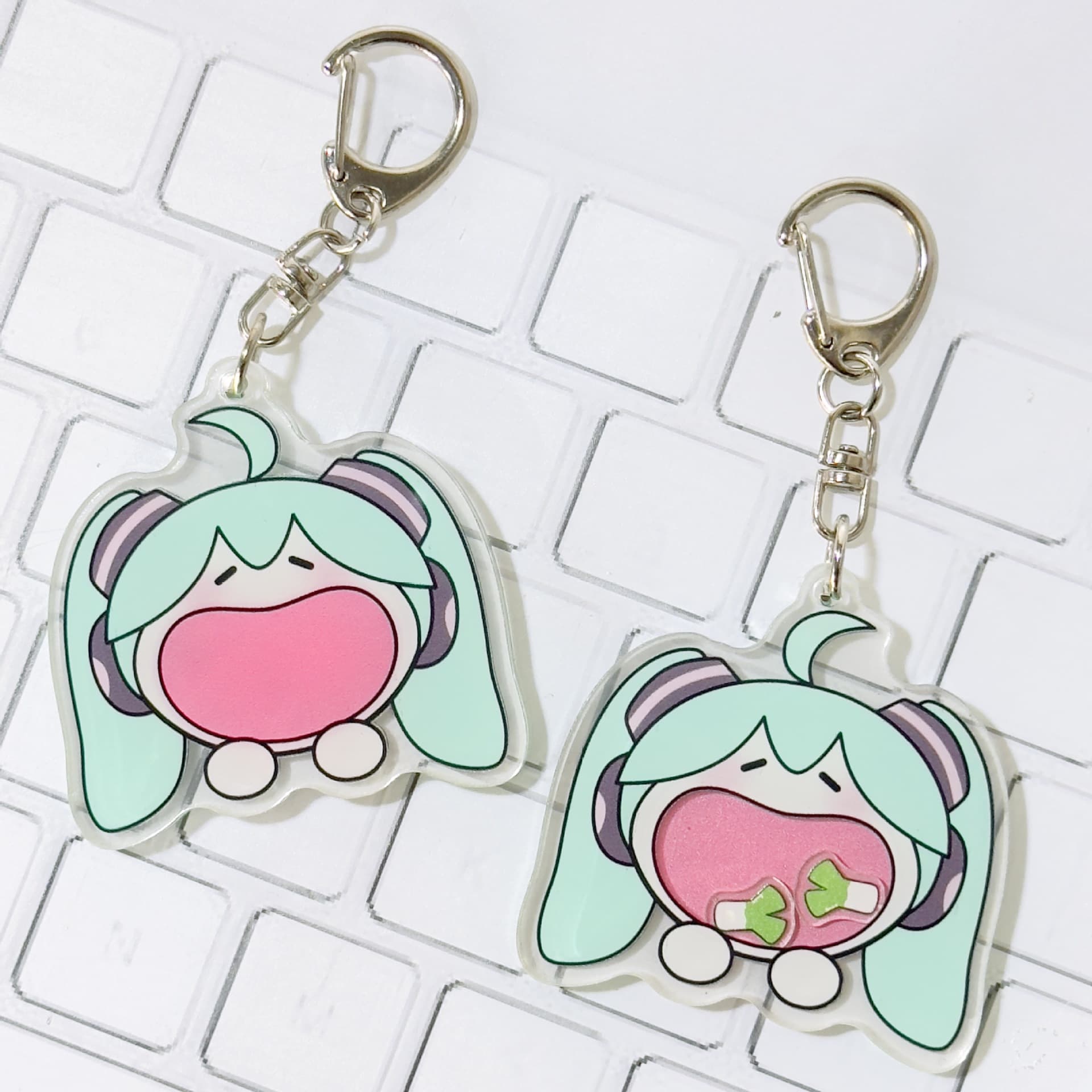Hatsune Miku Rocking Acrylic Pendant Keychain Onion Personality Cute Cartoon