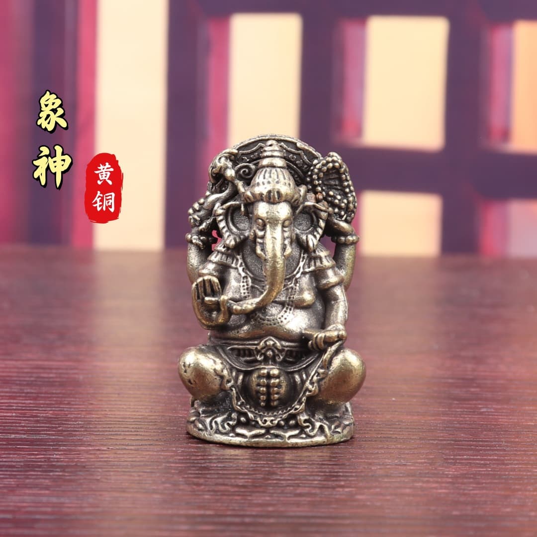 Solid pure copper Thai elephant god, bronze elephant trunk god of wealth, Southeast Asian style brass handicraft ornament, collectible hand-held piece