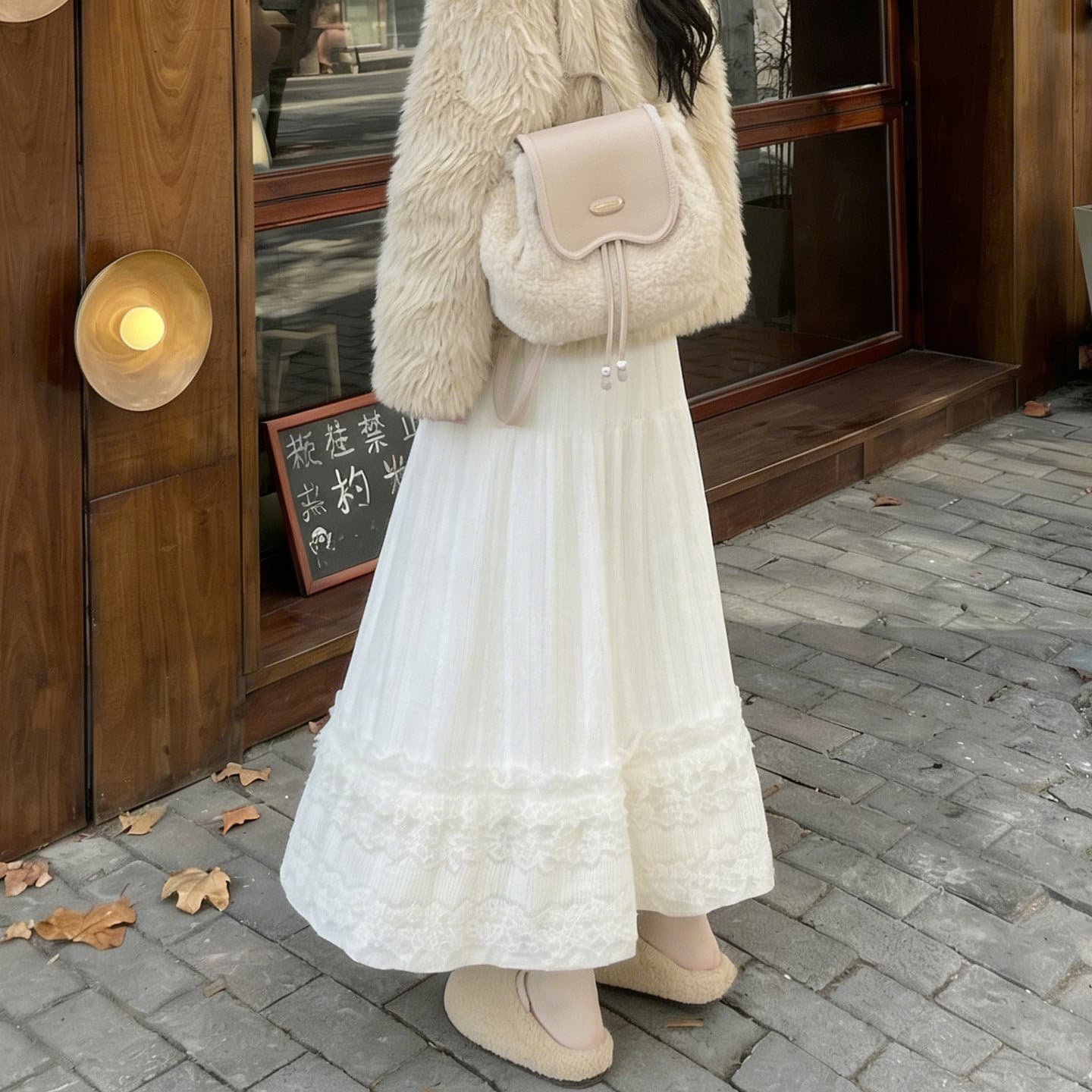 Lace skirt for women in spring and autumn high-waisted A-line white long skirt with pear-shaped figure and crotch-covering knitted cake skirt