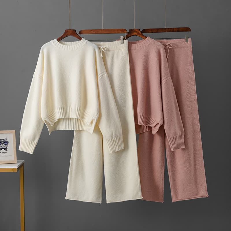 Women's Vintage Chic Thickened Pullover Sweater with Side Slit Knit Wide-Leg Pants Two-Piece Set