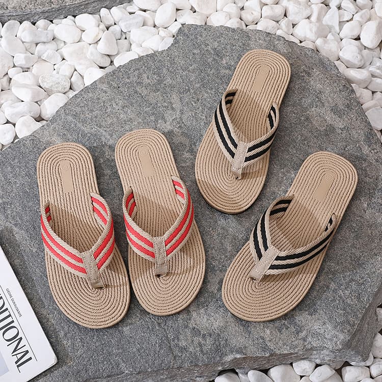 Trendy Casual Men's Sandals Summer Indoor Outdoor Simple Beach Flip Flops Comfortable EVA Slippers for Home And Beach Use