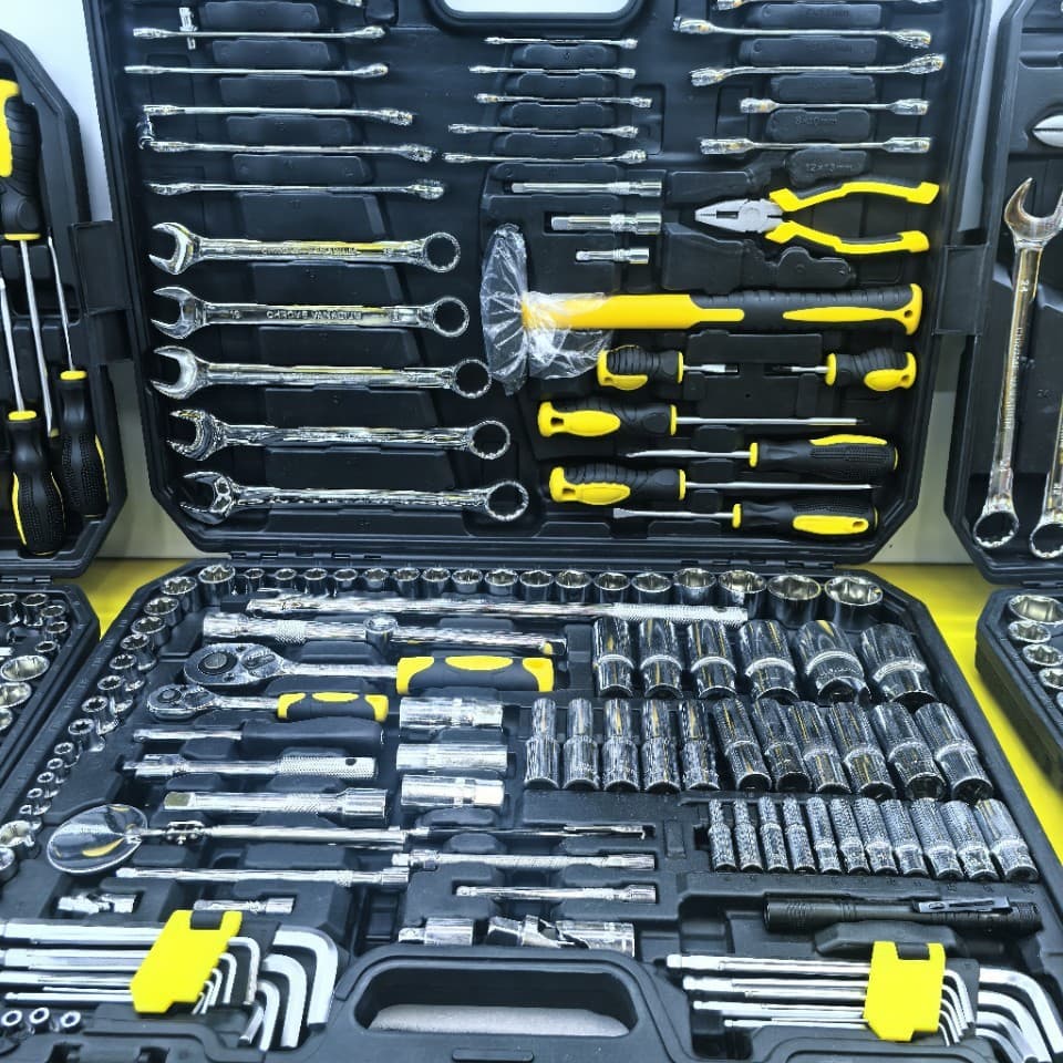 Multi-function tool set 142/180/202/145-piece tool set Home car repair