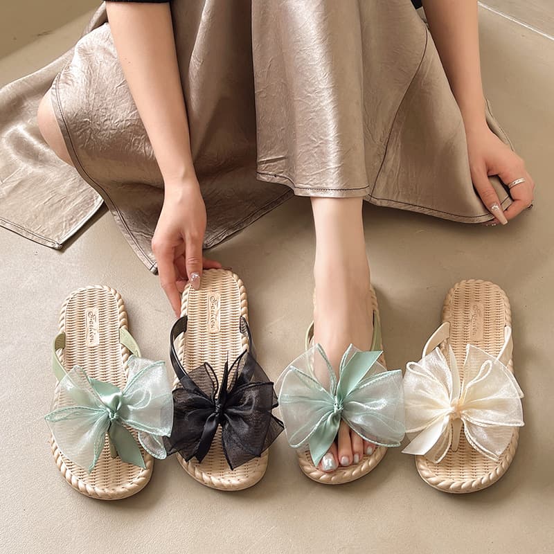 Summer Fashionable Solid Color Classic Women's Flip Flops, Soft Sole Beach Sandals, Casual Butterfly Knot, PVC Material