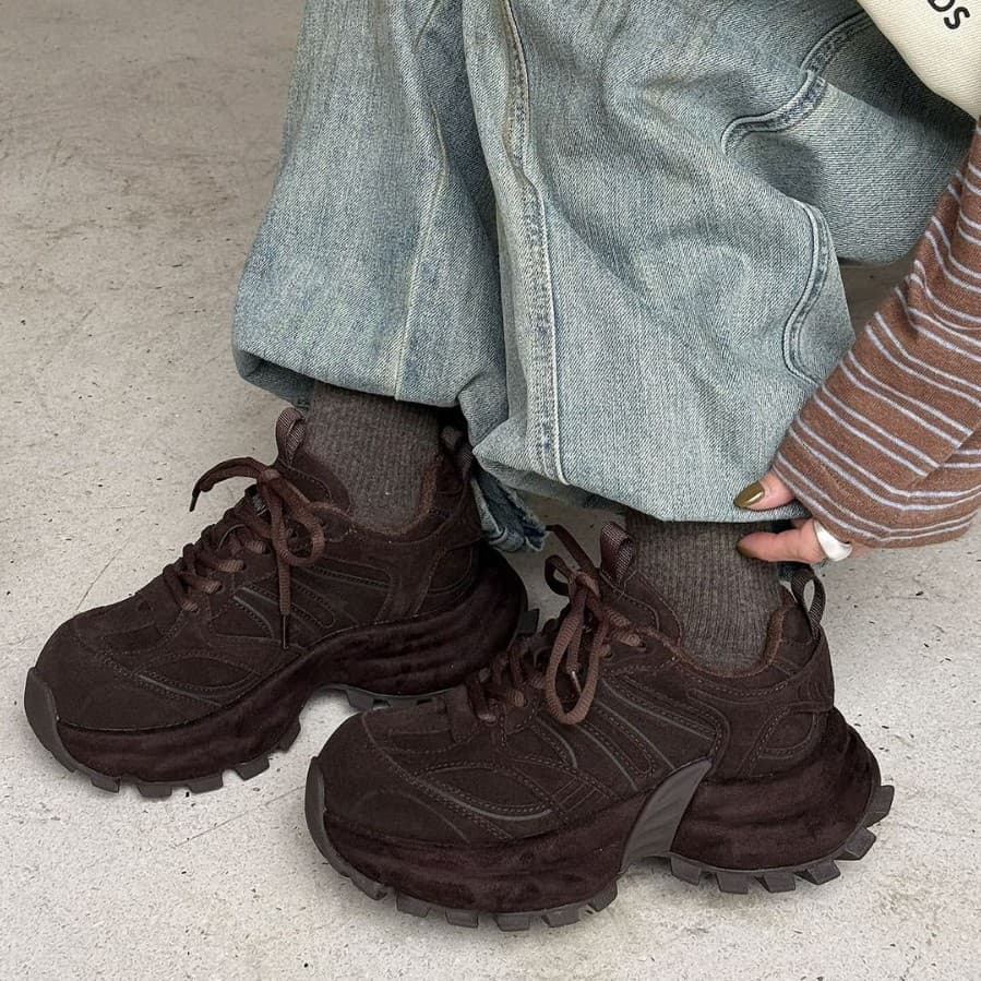 2025 Autumn/Winter Fleece-Lined Thick-Sole Casual Shoes Women's European Style Sneakers Retro Platform Genuine Leather Petite Dad Shoes Trendy