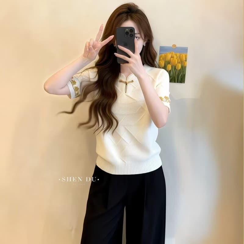 New Chinese style disc button short-sleeved sweater for women 2026 summer fat MM slimming belly-covering loose embroidered top