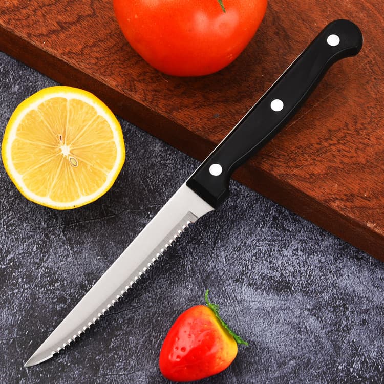 Western Stainless Steel Steak Knife Kitchen Hotel PP Plastic Handle Fruit Knife with Serration for Grilling