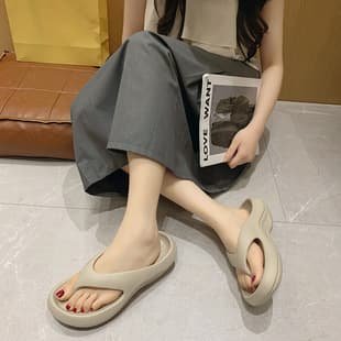 2025 Summer New Slippers for Women Flip Flops Thick Sole Non-slip Flat Beach Sandals
