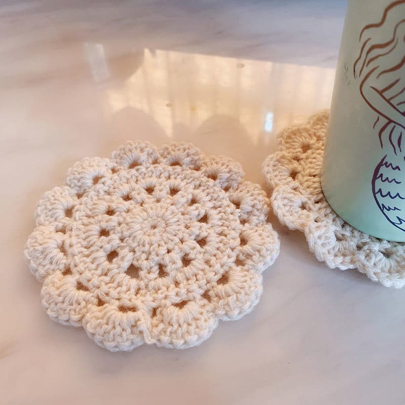 Ins wind crochet lace coaster anti-scalding insulation mat woven round simple tea coaster photo props free shipping