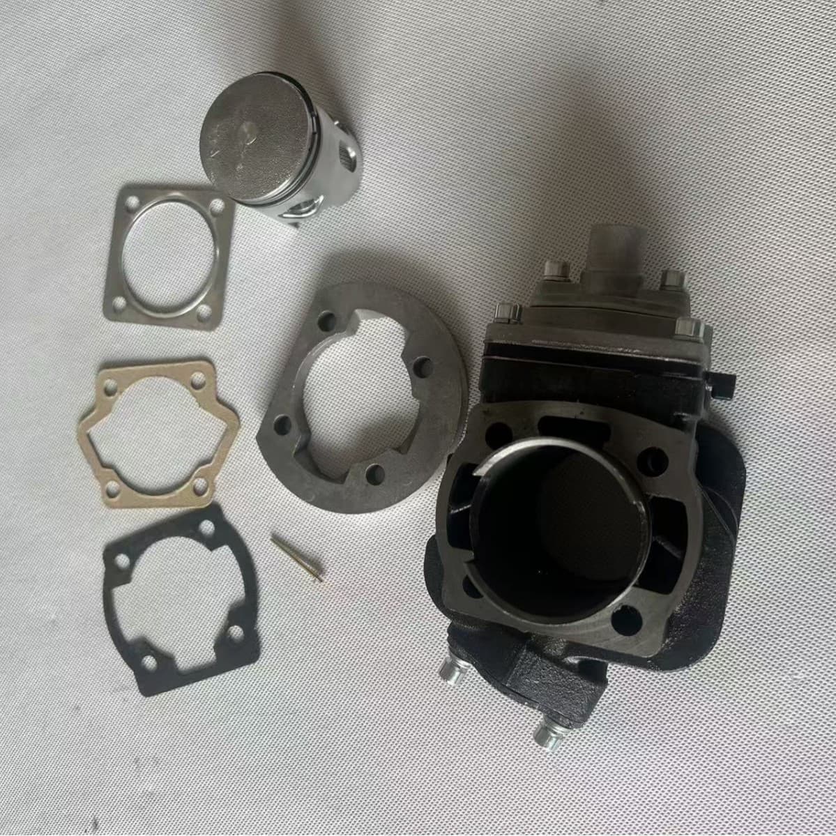 V80 Cylinder Assembly