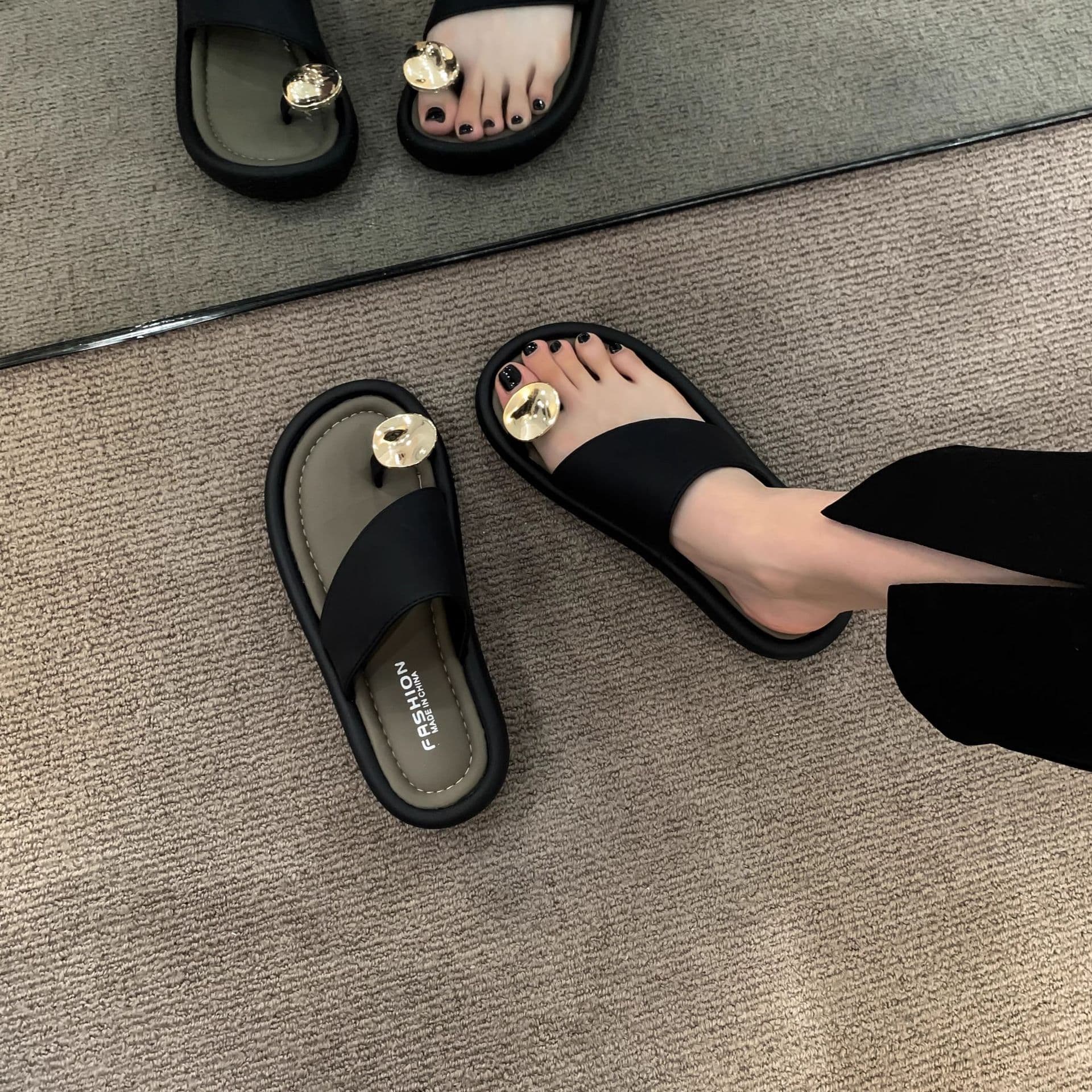 Summer Women's Slippers 2026 New Style Fashionable and Trendy for Outdoor Wear with Dresses
