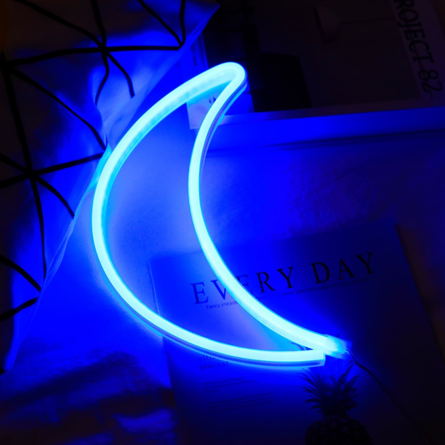 Moon LED Modeling Light Night Light Decoration Battery/USB Powered Holiday Home Wall Decoration Party Dress Up