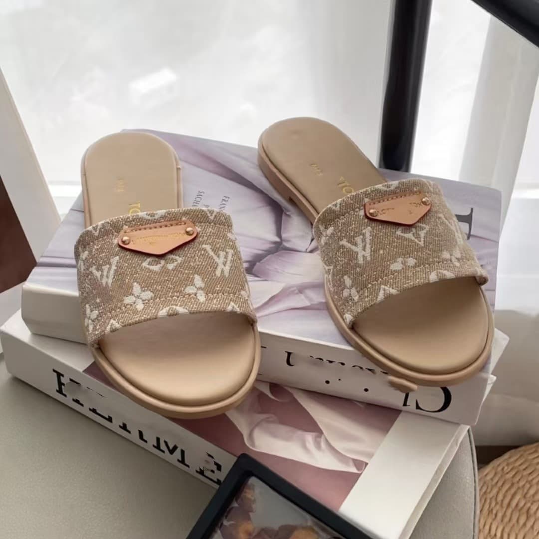 Cross-border Louis Denim Embroidered Cherry Slippers Women's 2025 Summer New Style Outerwear Flat One-Word Large Size Sandals