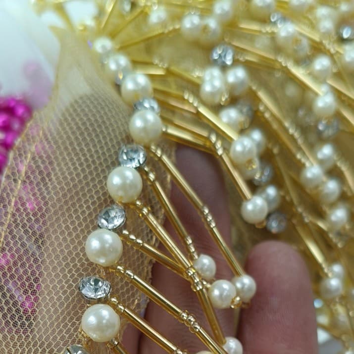 Mesh tube bubble beads