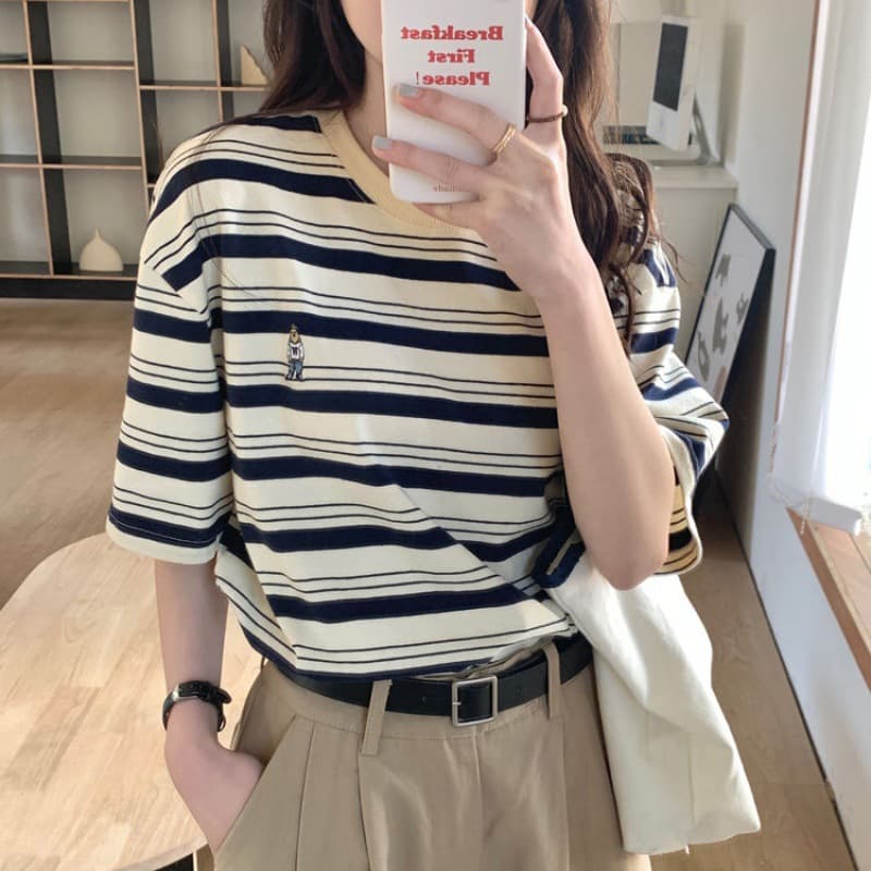 Retro Style Stripesd Short-Sleeved T-Shirt for Women Summer 2026 New Ins Trendy T-Shirt Comfortable Breathable Versatile Half-Sleeved Top