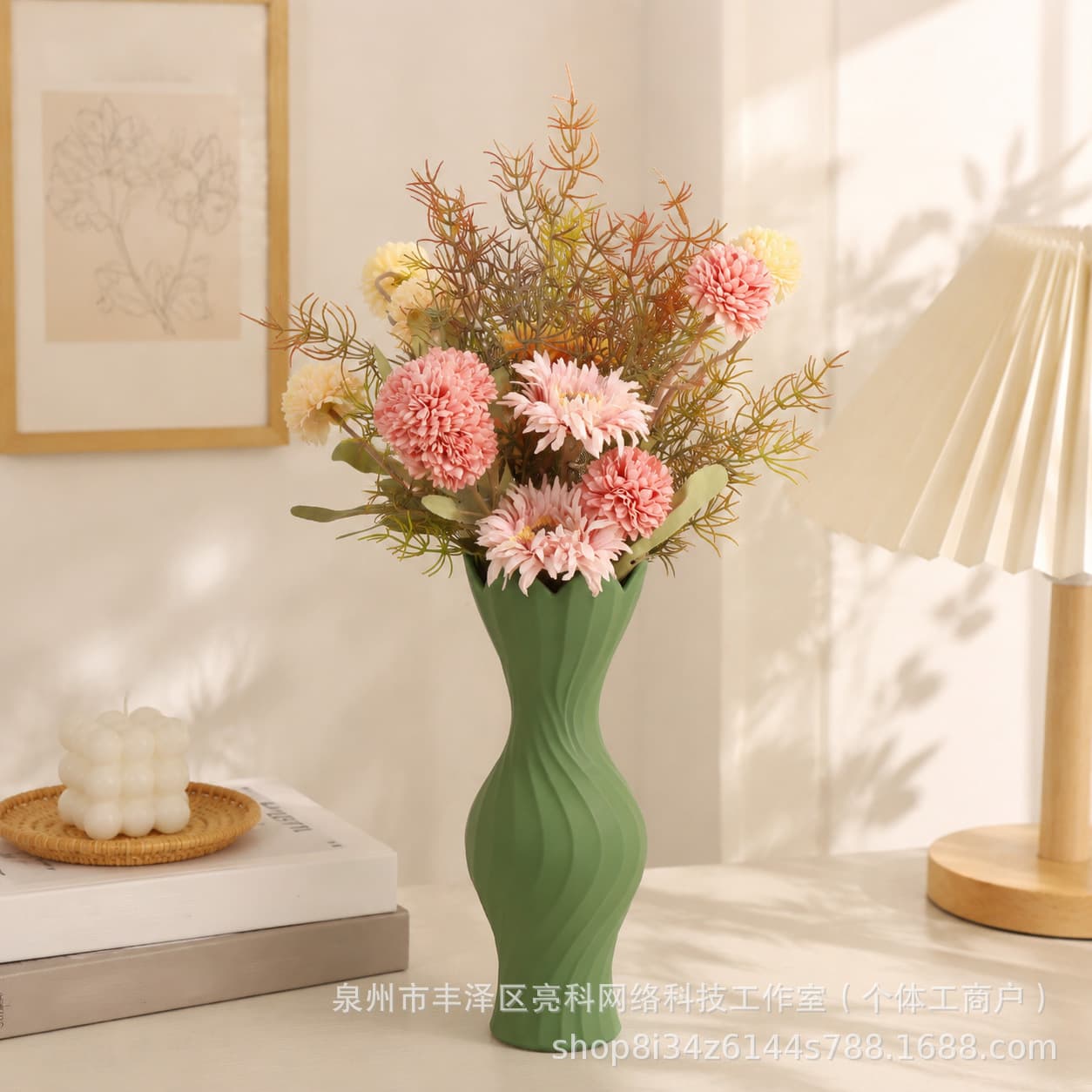 1 art vase and flower vessel, twisted lines, lotus mouth and waisted flower arrangement ornaments, Nordic simple dried flowers