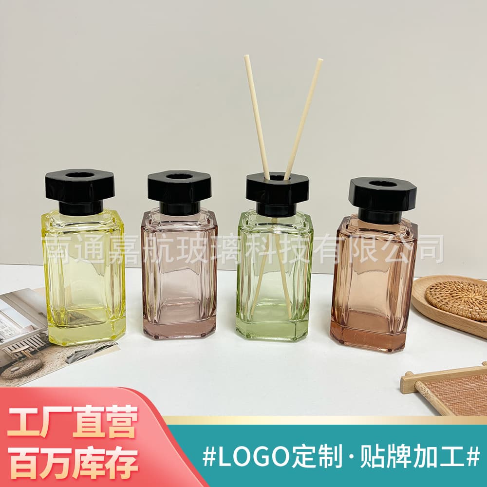 Manufacturer wholesale 200ML new transparent color rectangular bottle with missing corner, household ready-made office fireless aromatherapy glass bottle