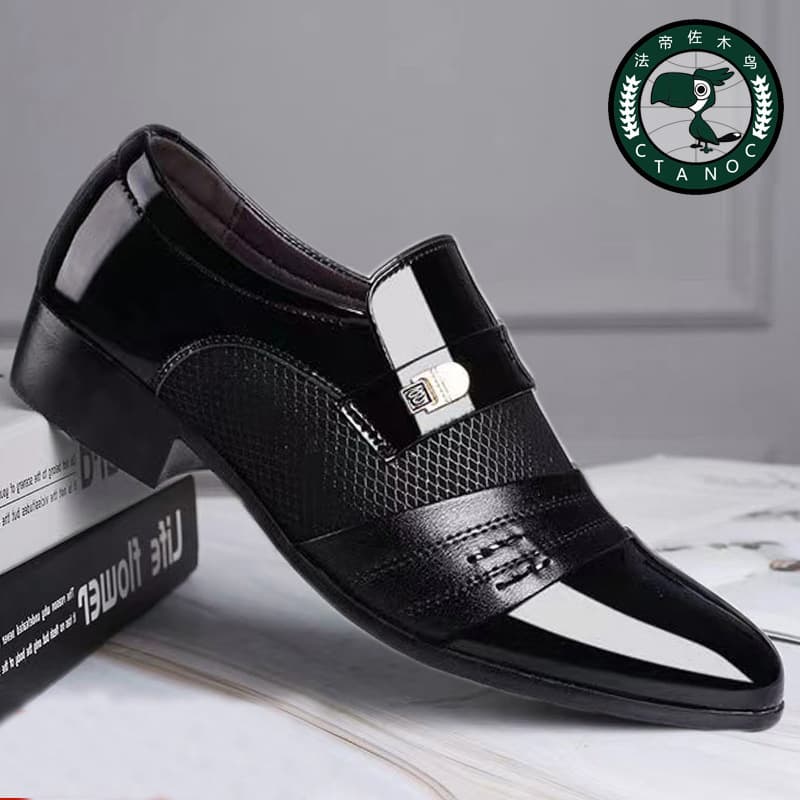 New Genuine Leather 2025 Men's Casual Shoes Comfortable Lightweight Slip-On Mirror Versatile Men's Dress Shoes