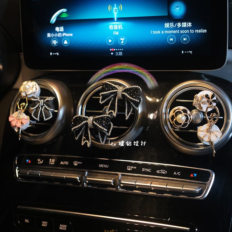 Creative Car Perfume Diffuser - Trendy Bowknot Air Vent Clip, Subtle Fragrance for Women