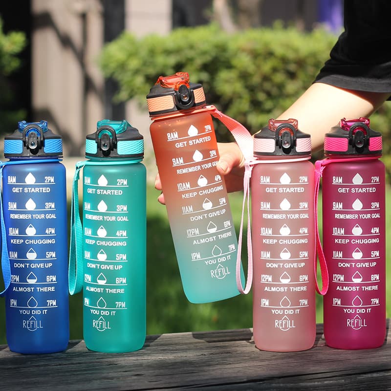 Amazon In-Stock Plastic Water Cup Large Capacity 1000ml Gradient Outdoor Sports Bottle Student Water Bottle Portable