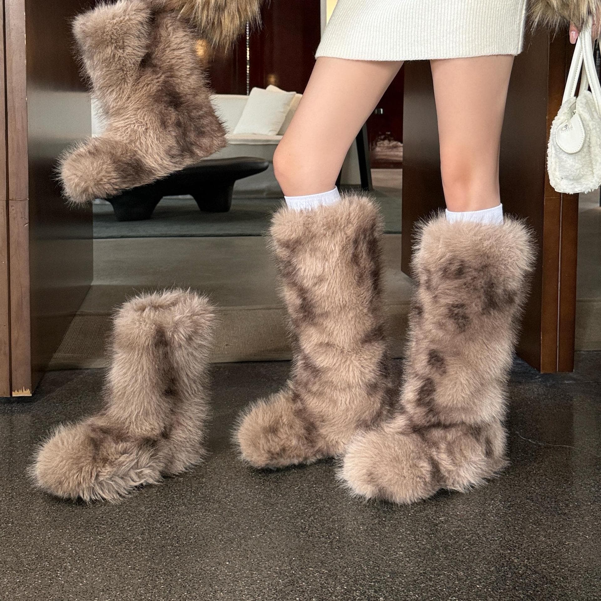 European/American High-Cut Snow Boots Women Winter 2024 New Internet-Famous Chic Furry Boots Platform Fleece-Lined Warm Cotton Shoes